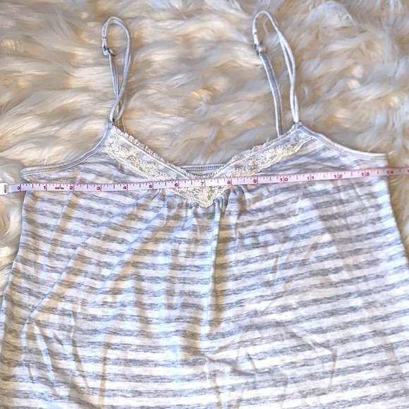 Abercrombie kids gray and cream striped tank top Size Medium - Picture 6 of 7